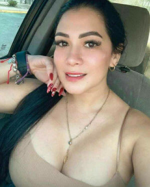 Emma, 38, Entrepreneur